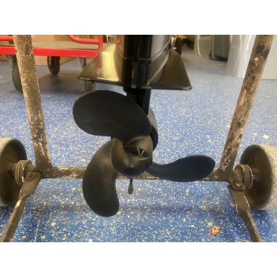 Tohatsu 2 Stroke 3.5HP Long Shaft Pre owned Outboard Motor 2006 Tohatsu 2 Stroke 3.5HP Long Shaft Pre owned Outboard Motor 2006