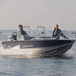 Linder Arkip 460 with Garmin 9" GPS with Pre-rigged Yamaha