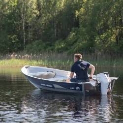 Linder Fishing 440, including 9' Oars