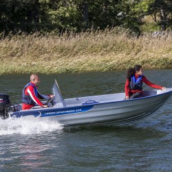 Linder Sportsman 400, including 9' Oars