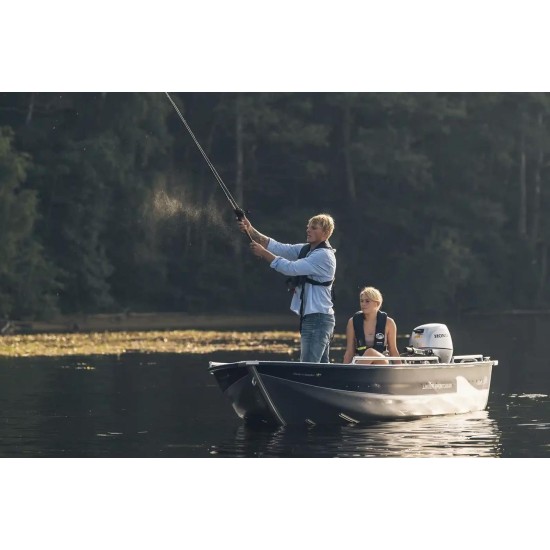 Linder Sportsman 400 Demo Boat Package, inc. Suzuki 20HP Engine and Trailer Linder Sportsman 400 Demo Boat Package, inc. Suzuki 20HP Engine and Trailer